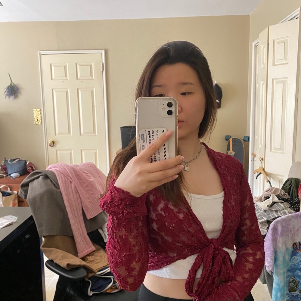 Mods international red lace crop long sleeve